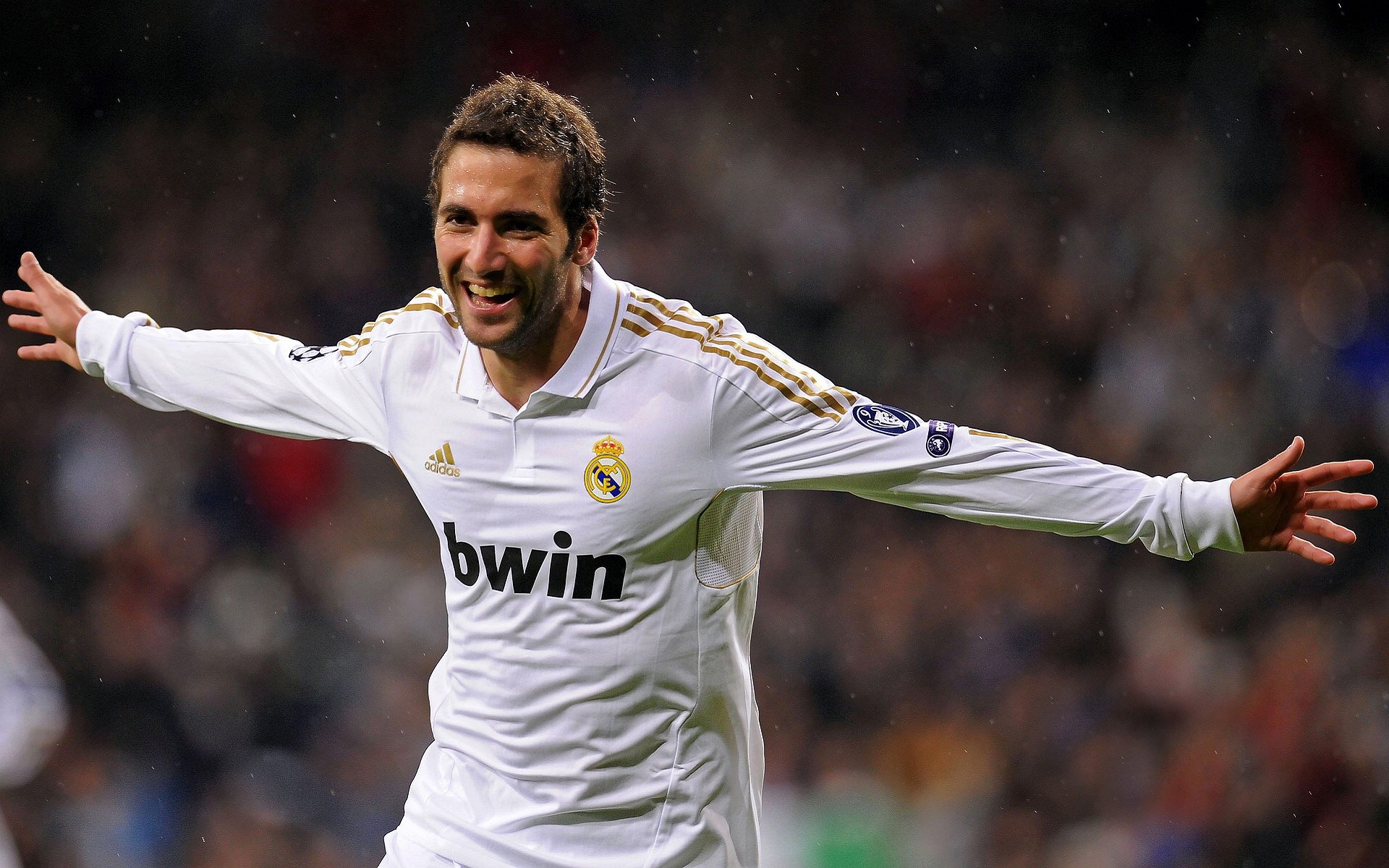 “马科斯·莫奇的全场防守表现，帮助美洲狮队在世界赛场上占领一席之地”